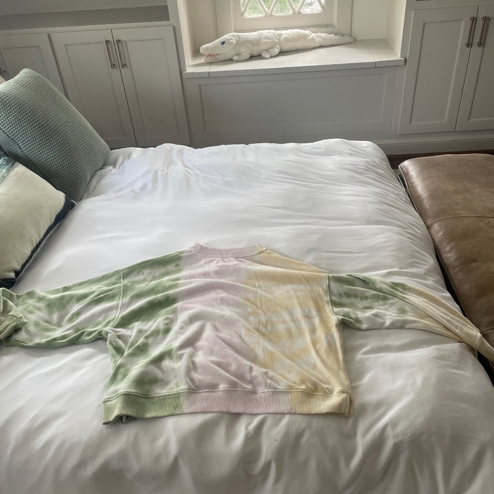 XS oversize AE sweater